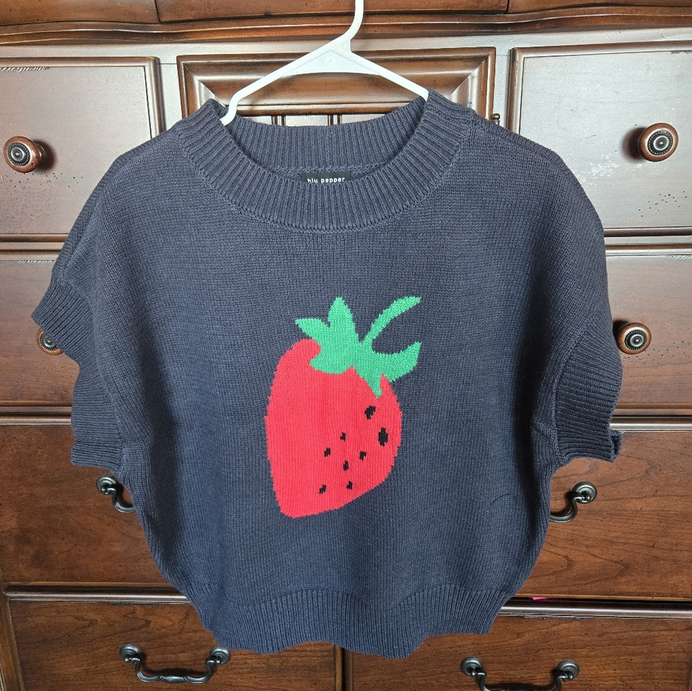 NWOT, Blu Pepper Navy Strawberry Knit, Sz. L